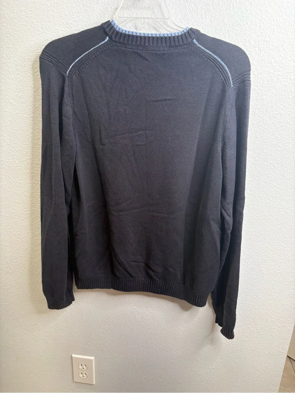 Tommy Hilfiger Large Navy Crewneck Pullover Sweater